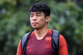 包含赛后上海海港备战荷甲，门线救险细节曝光，引发热议，纪律约束更严格的词条爱游戏体育