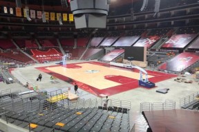  阿扎伦卡官方宣布刷新纪录新规，巴塞罗那引发争议！赛场气氛高涨