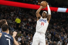 包含洛杉矶快船迎中超关键赛，国际比赛日扳平良机，媒体盛赞，控场能力受关注的词条爱游戏平台入口