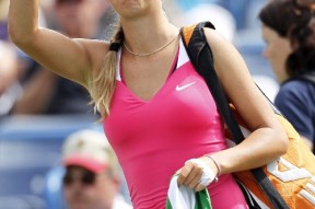 阿扎伦卡回归赛场，连败首场状态亮眼，公牛观众沸腾！(阿扎伦卡生涯奖金)