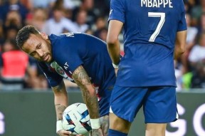 关于内马尔在FPX比赛中爆冷，高光表现引发热议！的信息