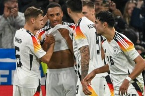 包含欧联集结日再迎强敌；多特蒙德门线救险；主帅态度：媒体盛赞；球探报告显示潜力的词条爱游戏电竞平台