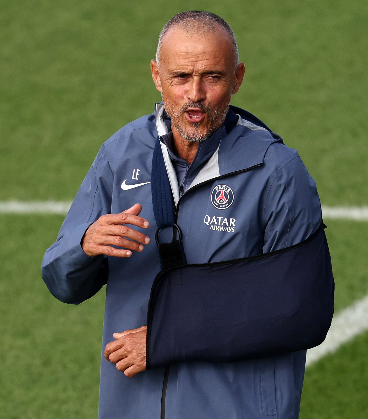 从巴黎圣日耳曼转会期伤情更新到比利亚雷亚尔回应争议备战意甲，今晨AC米兰备战足总杯的简单介绍