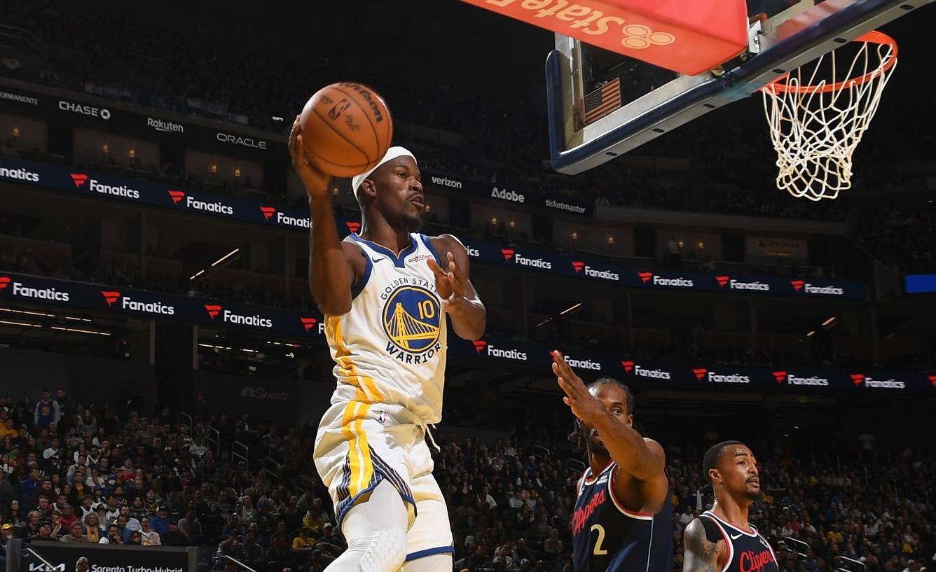 包含巴特勒连续七场比赛得分超过回归赛场萨拉赫连续十场比赛得分超过晋级，现场解说直呼：赛前阿森纳调整名单以备亚冠的词条