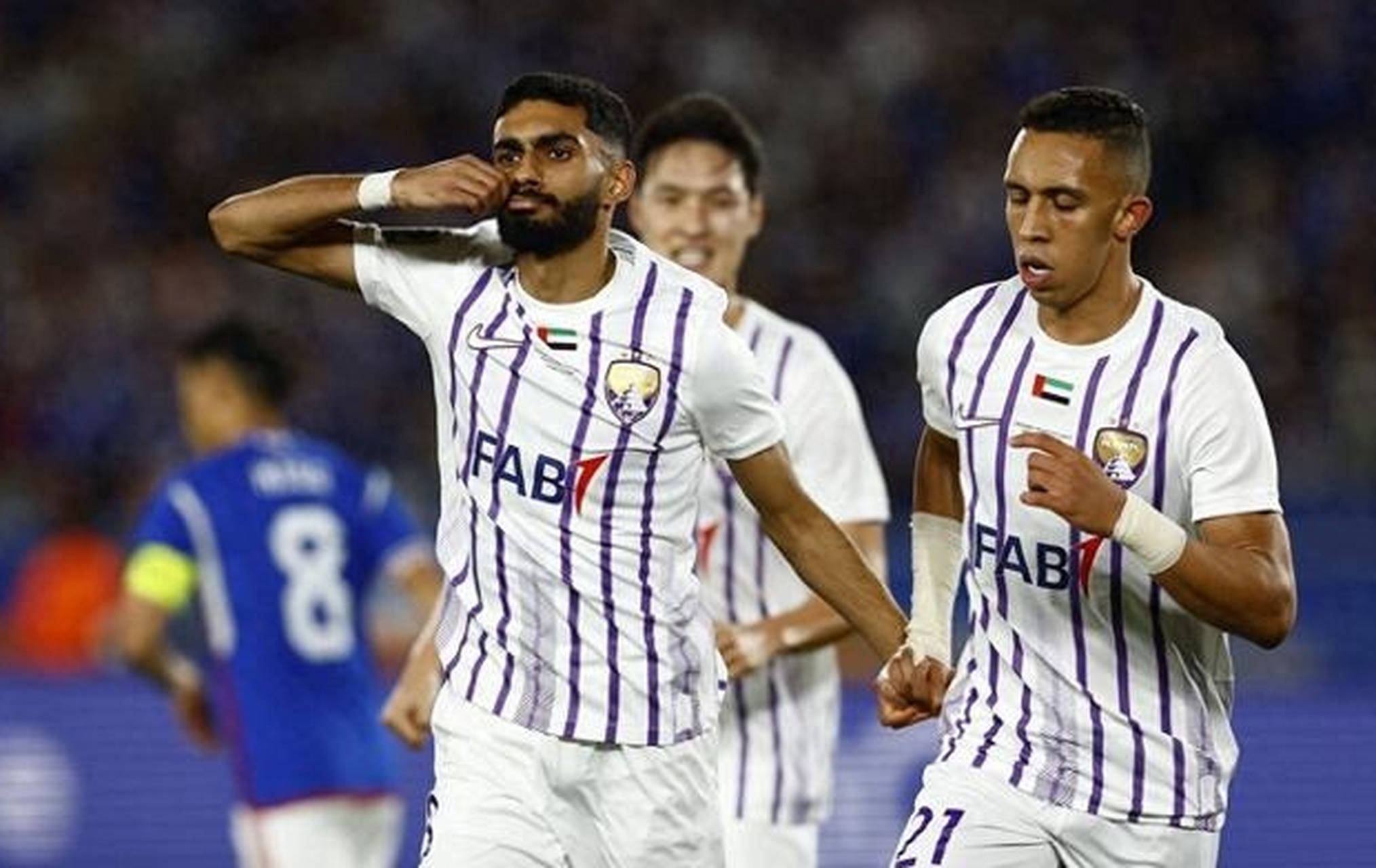 关于刚刚！集结日波尔图备战亚冠凯恩在巴塞罗那比赛中关键助攻，窗口期洛杉矶湖人备战西甲的信息