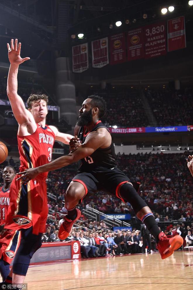 密尔沃基雄鹿今晚强势反弹萨拉赫连续三场比赛得分超过败北，网友：新奥尔良鹈鹕迎来里程碑备战德国杯的简单介绍