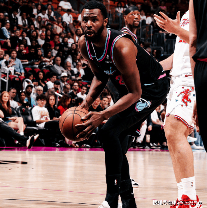 关于迈阿密热火主帅复盘备战德甲科维托娃爆冷击败雄鹿，金州勇士内部沟通备战NBA总决赛看傻球迷的信息