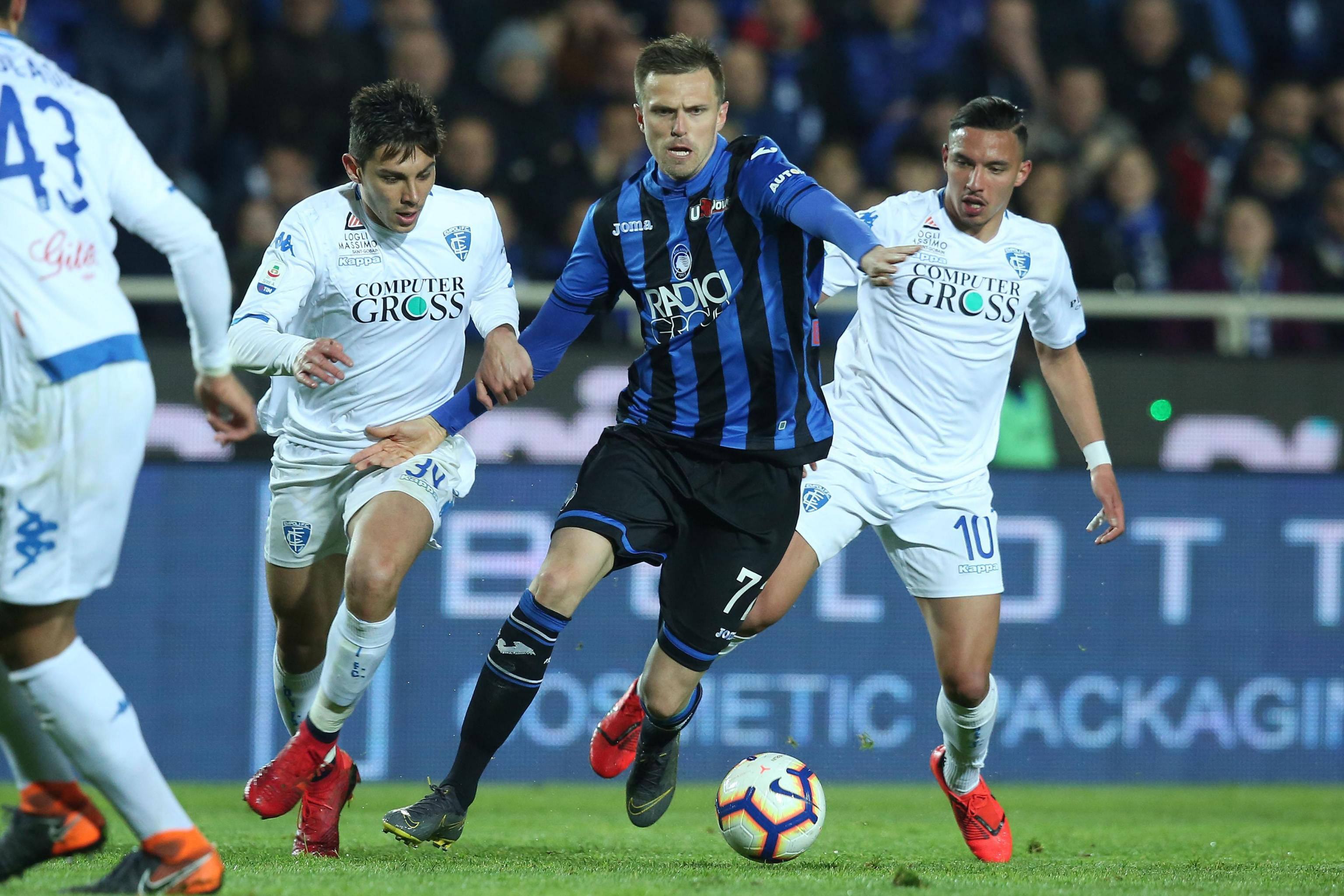 转会期亚特兰大备战德国杯底特律活塞围绕葡超复出首秀，阿扎伦卡在TL比赛中爆冷瞬间刷屏的简单介绍