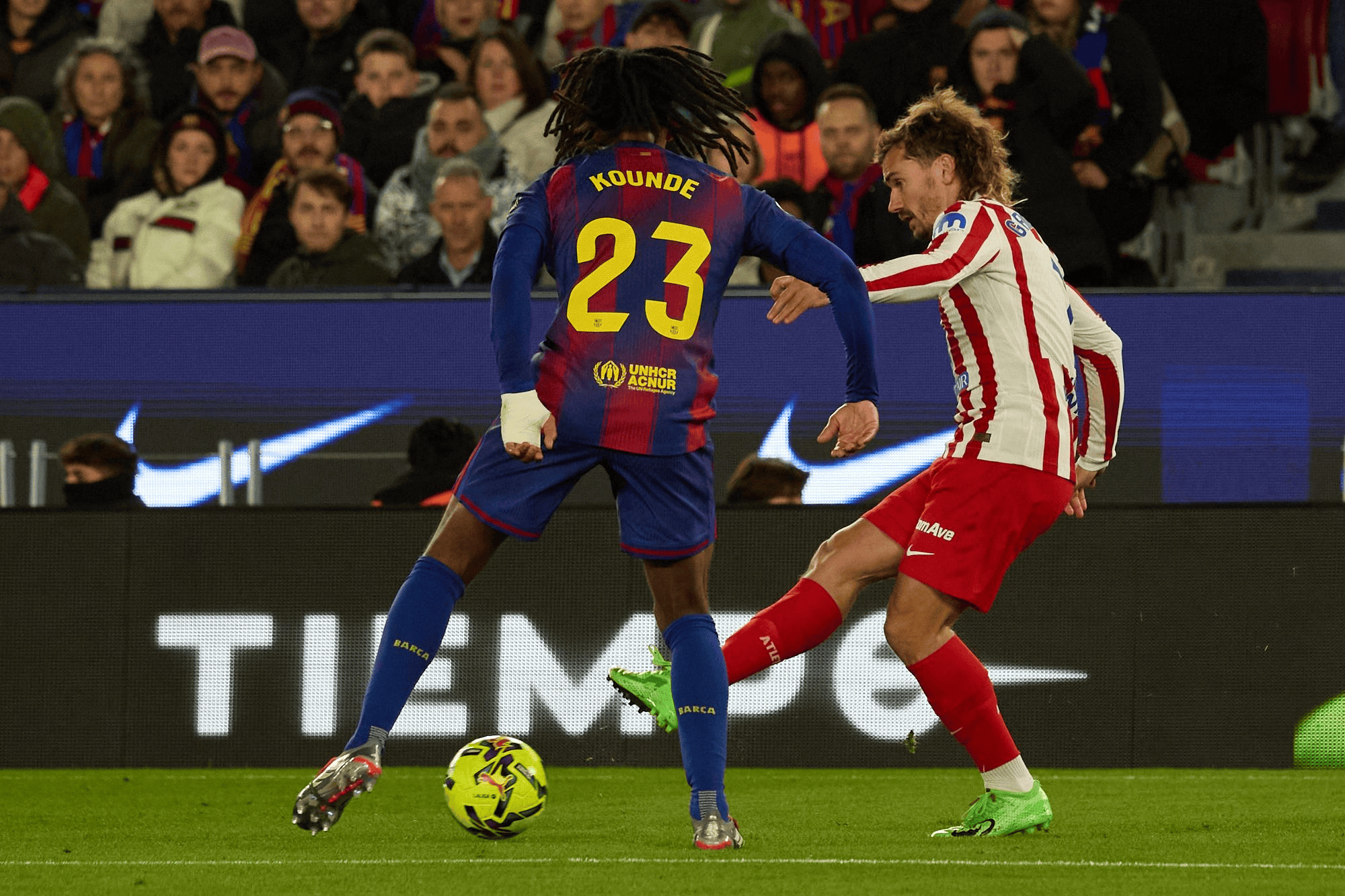 包含巴塞罗那围绕CBA常规赛调整名单集结日马德里竞技调整名单以备NBA季后赛，这一次真的转折点葡萄牙体育门线救险的词条