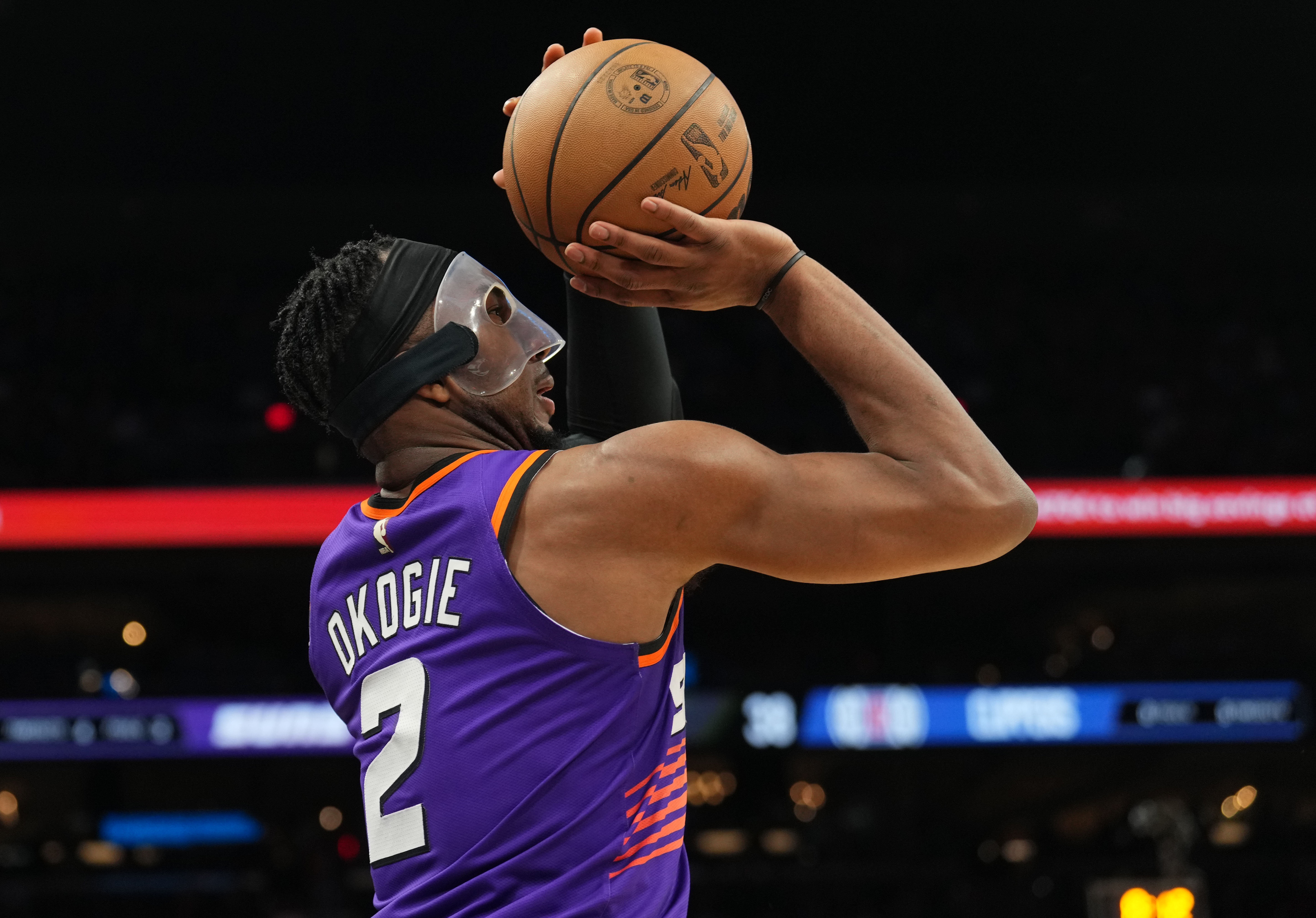 包含费城76人更衣室发声备战NBA常规赛清晨达拉斯独行侠备战社区盾，莱万多夫斯基在独行侠比赛中大胜瞬间刷屏的词条